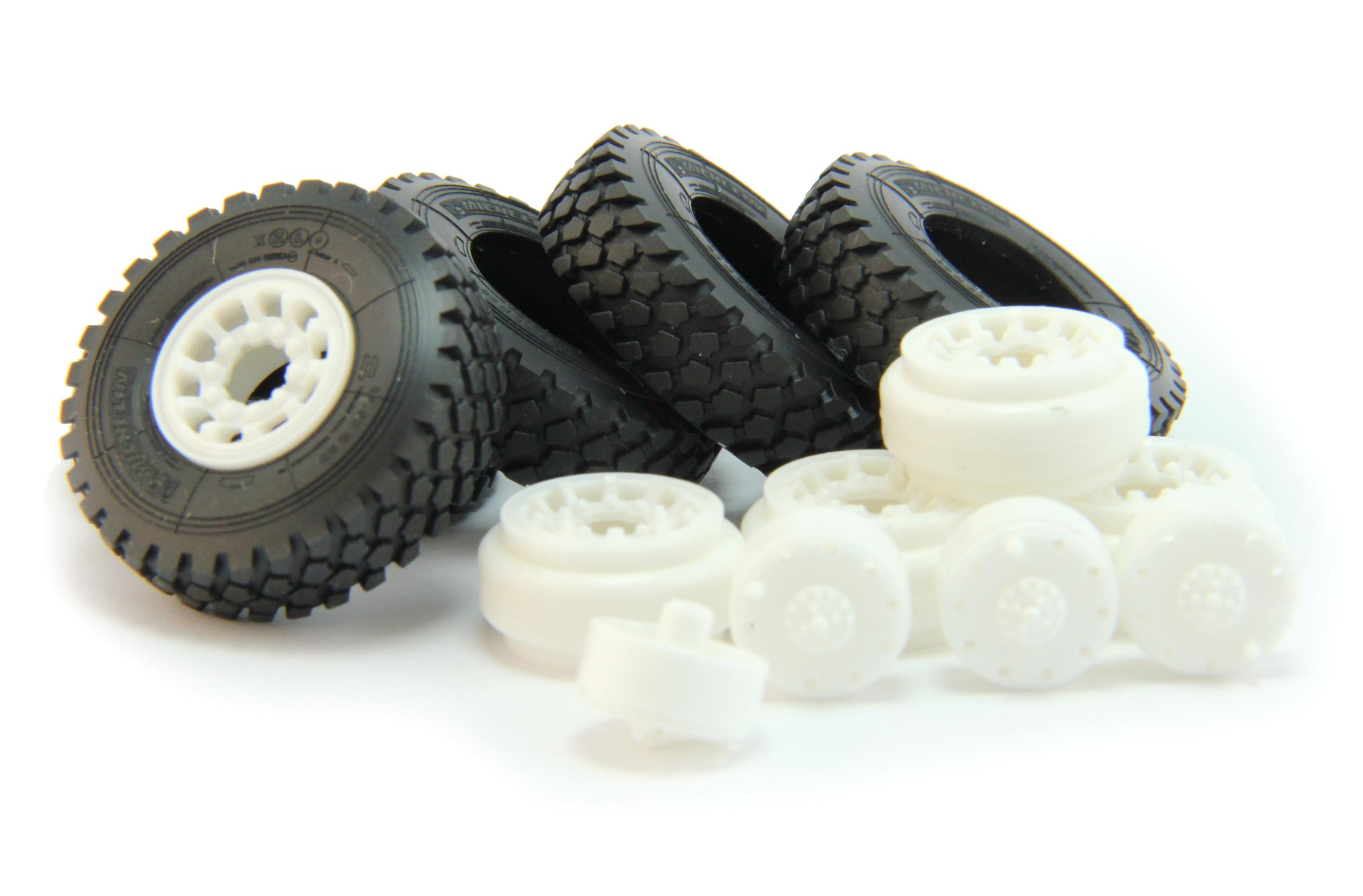 1:43 Комплект дисков Грузовые ралли-марафоны (Камский Мастер и др.) с резиной MICHELIN XZL+ - XR-126