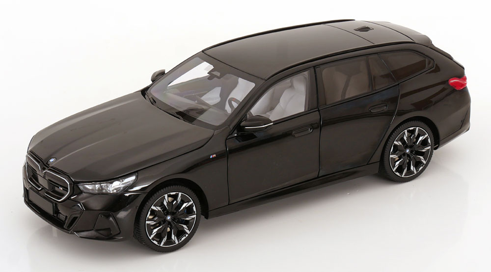 1:18 BMW i5 M60 Touring (2024), black metallic - 110023602