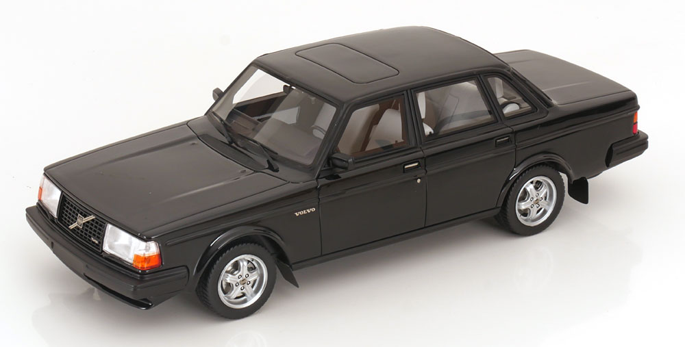 1:18 VOLVO 244 Turbo, black - DNA000116
