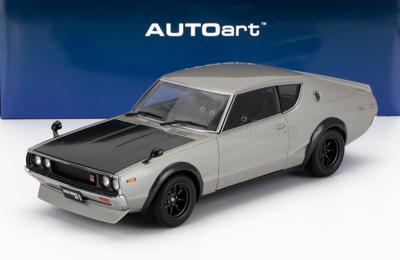 1:18 NISSAN Skyline 2000 Gt-r (kpgc110) Tuned Version Coupe (1973), Silver Black - 77477