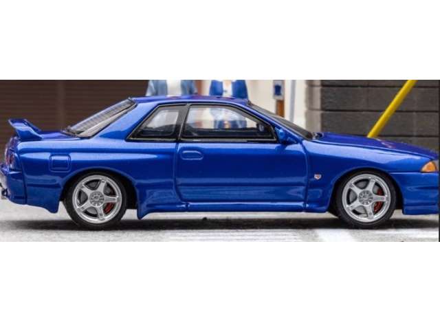 1:64 Nissan GTR-R32 with opening hood, bayside blue - FH009
