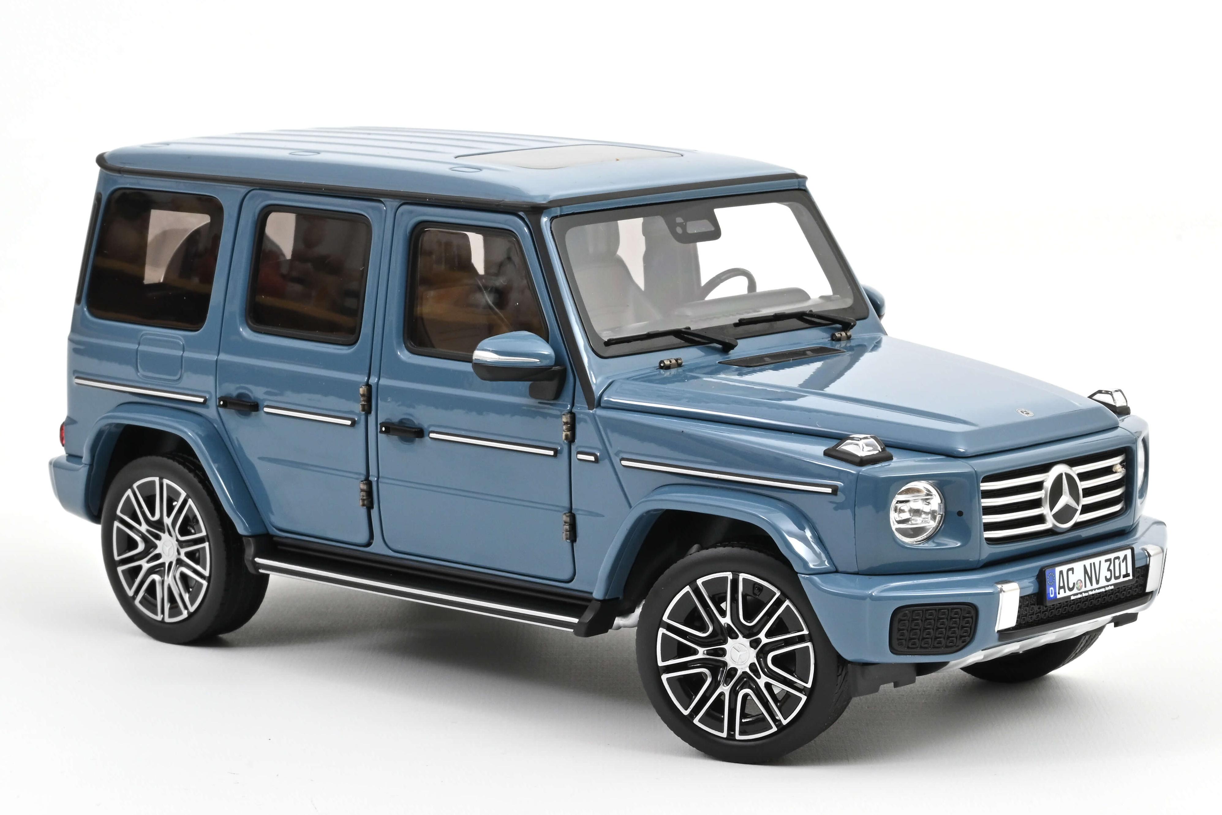 1:18 MERCEDES-BENZ G-class 4x4 (W465) (2024), Vintage Blue - 183034