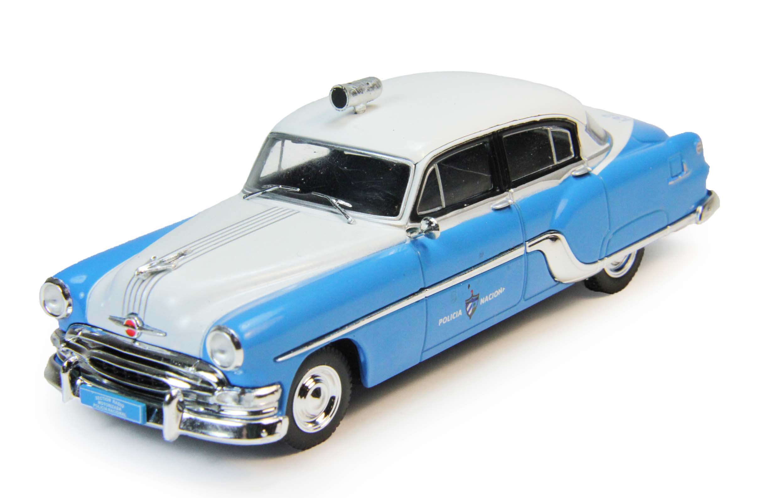 1:43 PONTIAC Chieftain Полиция Кубы (1954), Полицейские Машины Мира 75, бело-голубой - PCW075