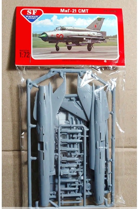 1:72 Сборная модель Самолет МиГ-21СМТ - SF-72008