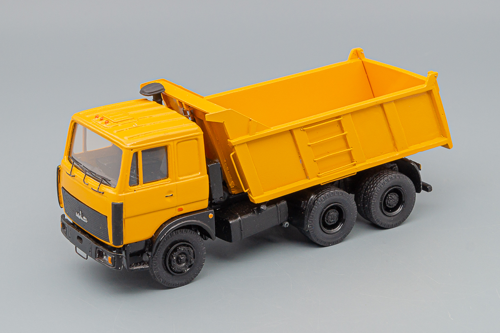 1:43 Минский-5516 самосвал, оранжевый - LOT01077