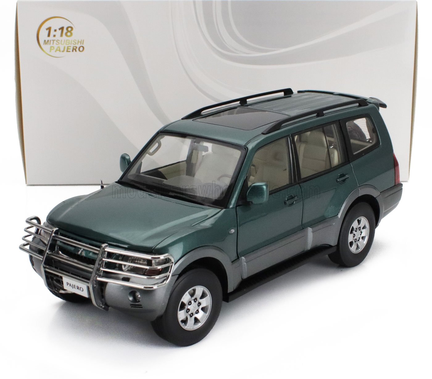 1:18 MITSUBISHI Pajero 3.5l V6 V73 (2006), Green Grey - 5831