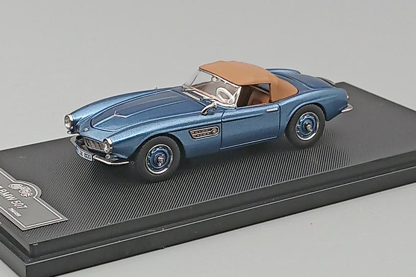 1:64 BMW 507 (1957) Roadster, blue / brown - 64003A