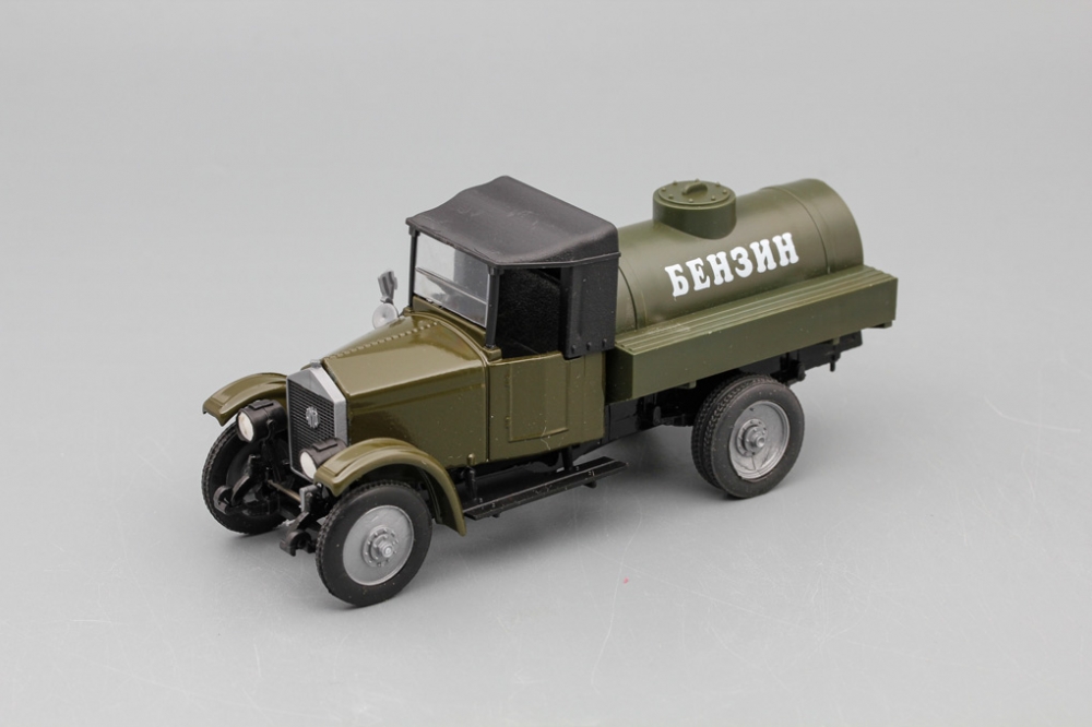 1:43 АМО Ф-15 Топливозаправщик цистерна 'Бензин', хаки - ELK-878