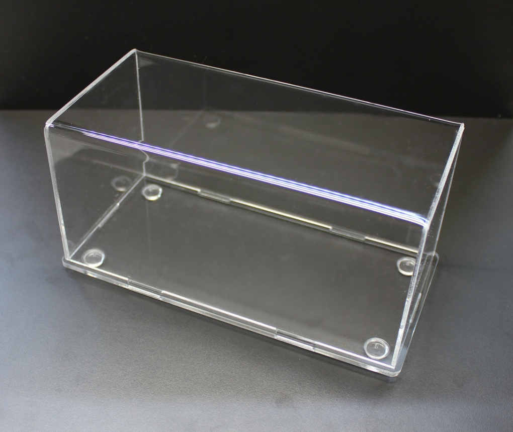 1:35 Бокс акриловый для техники и грузовиков в масштабе 1/35 - LCB011