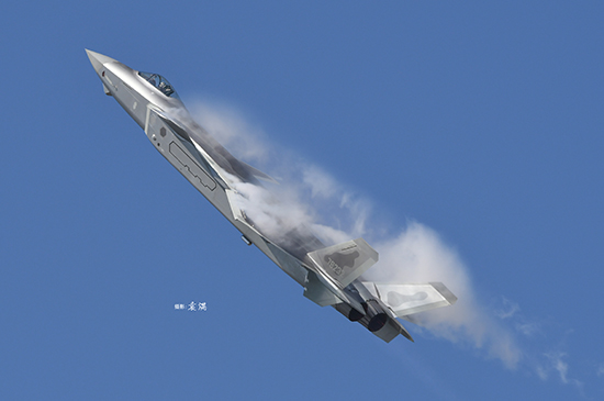 1:48 Сборная модель Китайский истребитель J- 20 Mighty Dragon - 05811