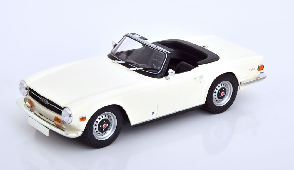 1:18 TRIUMPH TR6 Roadster (1969), white - 155132035