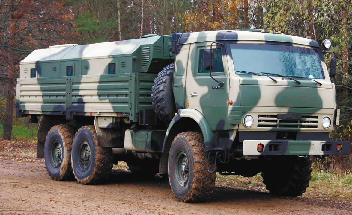 1:72 Сборная модель Бронированный грузовик с функциональным модулем Камский 5350 - 307284