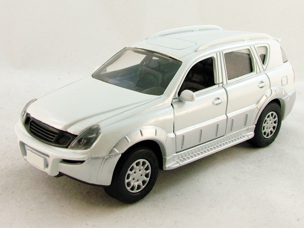1:32 SSANG YONG Rexton II, white - 18808w