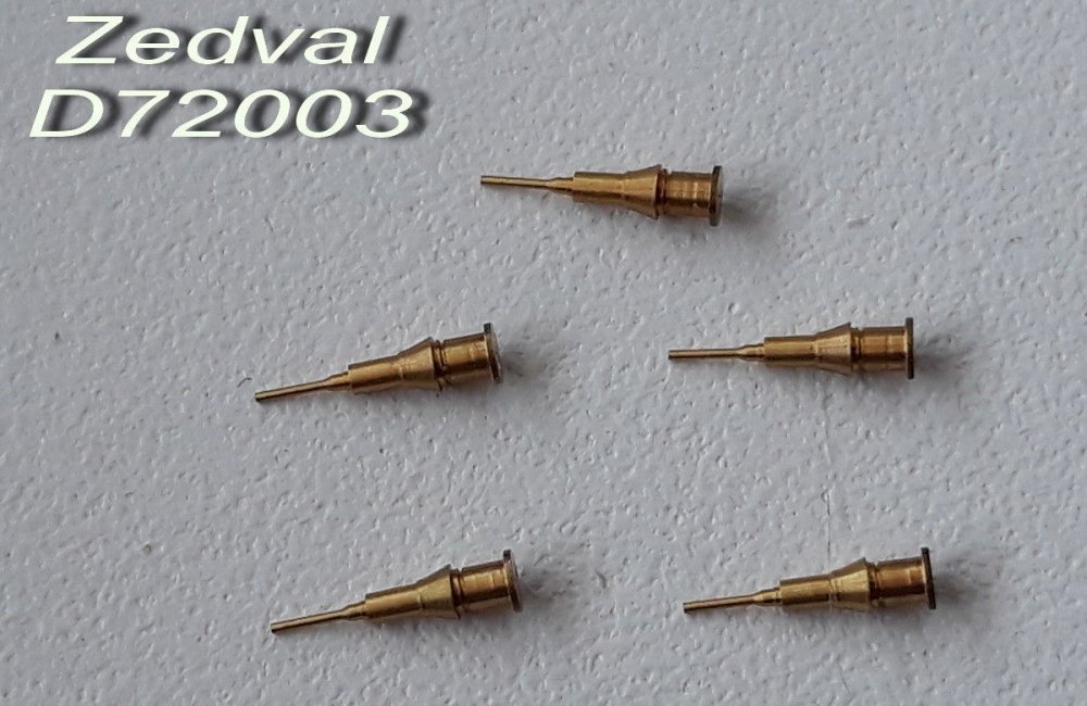 1:72 Антенный ввод для радиостанций P-168 - D72003
