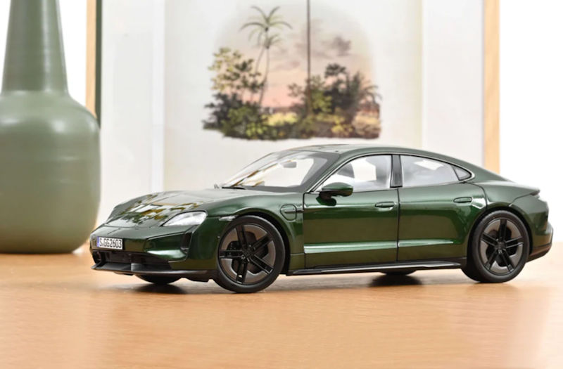 1:18 PORSCHE Taycan Turbo S (2024), Oakgreen Neo - 187655