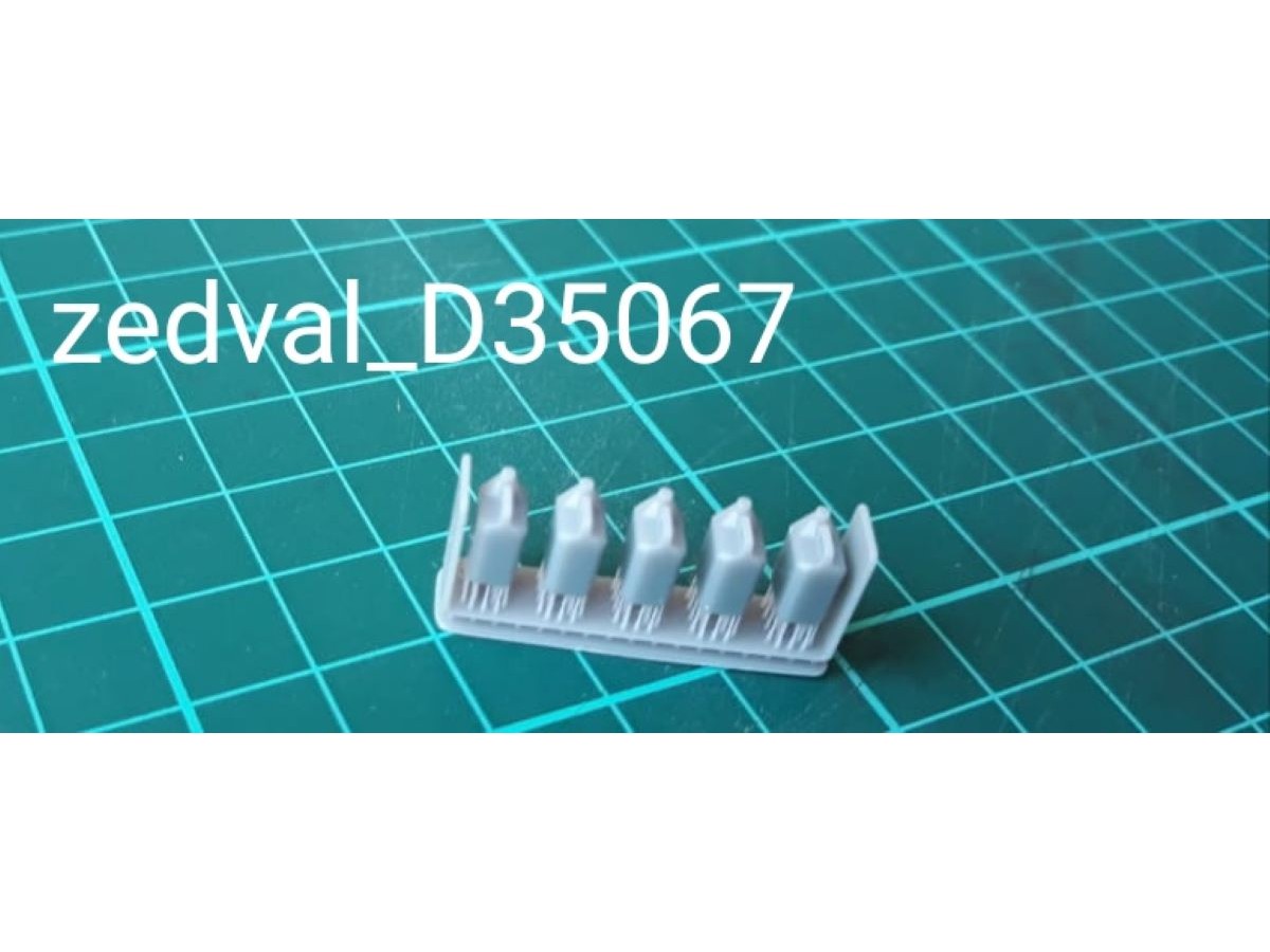 1:35 Канистра пластиковая 5 л (в комплекте 5 шт) - D35067