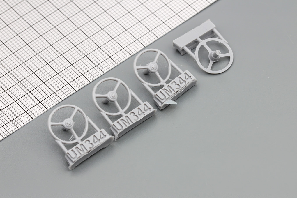 1:43 Руль КРАЗ ,комплект 4 шт - UM344