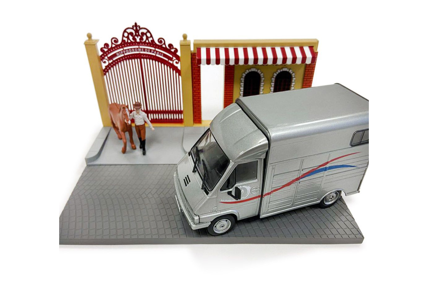 1:43 Renault Master Van, Автодиорама - 576652