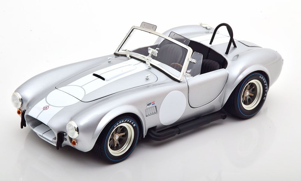 1:18 SHELBY Cobra 427 S/C (1962), silber - 08047S