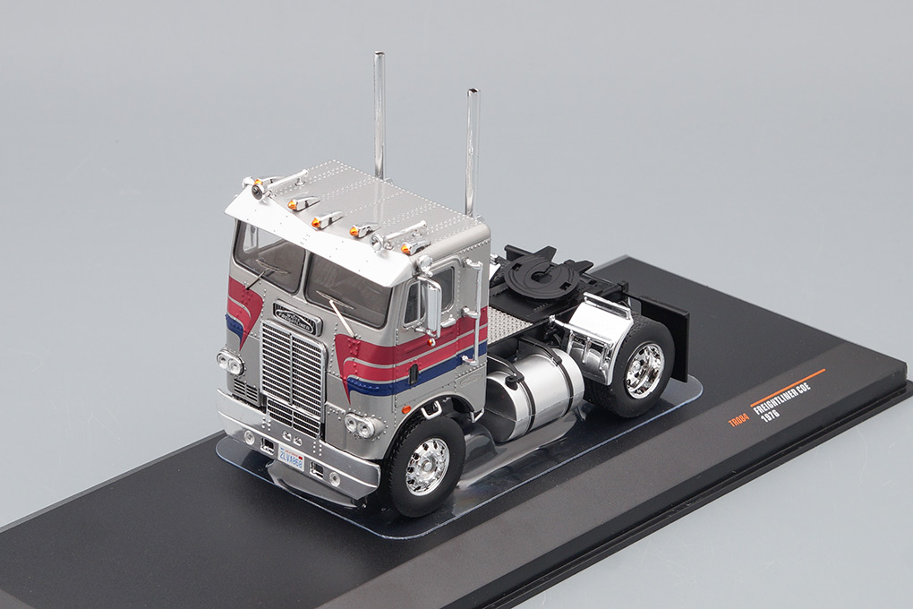 1:43 (Б/У) FREIGHTLINER COE Towing Vehicle 1976, silver / blue / red - TR084-X1