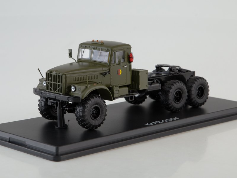 1:43 КРАЗ 255В седельный тягач NVA, хаки - 47039