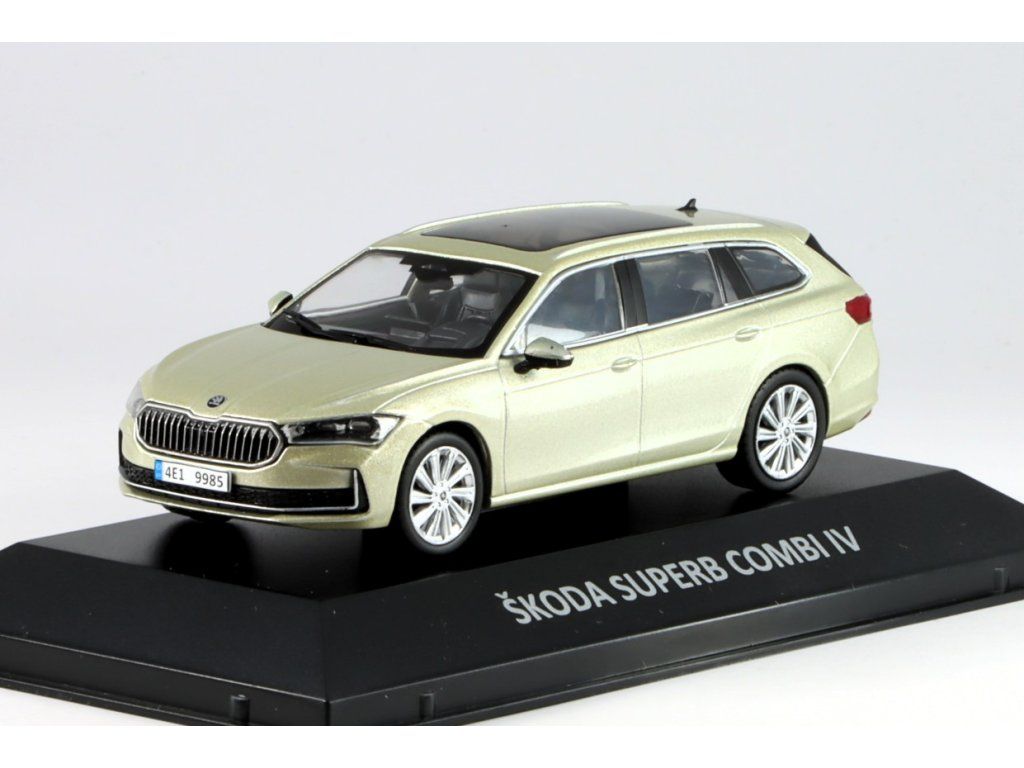1:43 (Уценка!) SKODA Superb Combi IV (2024), light green - SKOP135-Z1