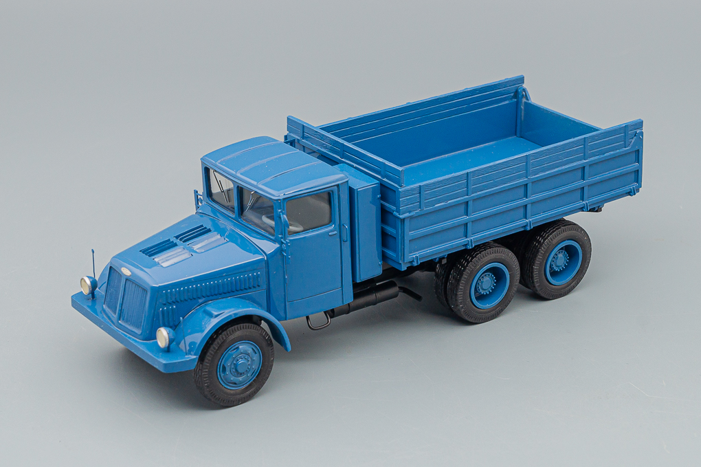 1:43 TATRA 111 S2, blue - RO015