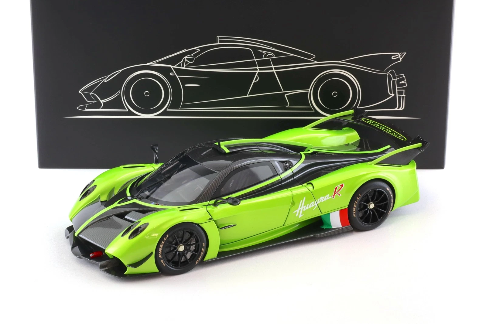 1:18 PAGANI Huayra R (2021), Green Carbon - LCD18012-GR