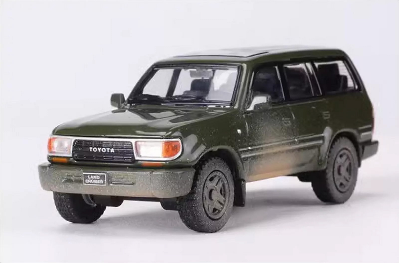 1:64 TOYOTA Land Cruiser LC80 (1994), green - TYT1010