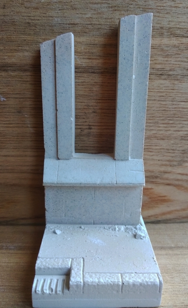 1:35 Фрагмент городского здания (не окрашен) - П13