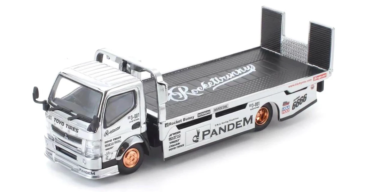 1:64 MITSUBISHI Pandem Fuso 300 Flatbad Transporter *Tokyo Station Exclusives*, silver chrome - PRT005