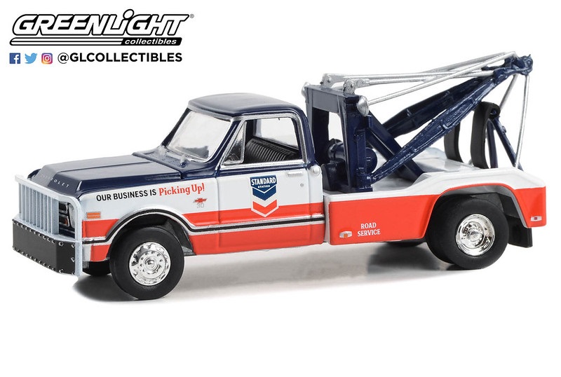 1:64 CHEVROLET C-30 эвакуатор 'Standard Oil Road Service' (1968) - 46130A