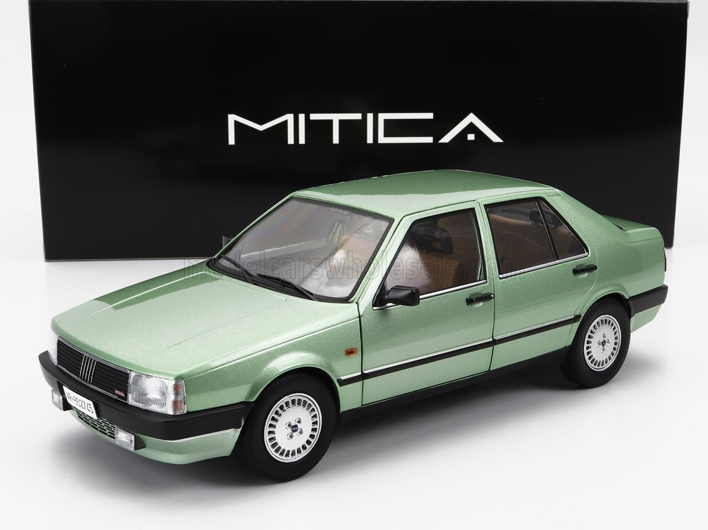 1:18 FIAT Croma 2.0 Turbo Ie (1988), Green Met Ceylon 359 - 201004-D
