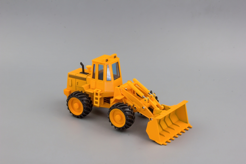 Погрузчик с ковшом 18 см - 52081