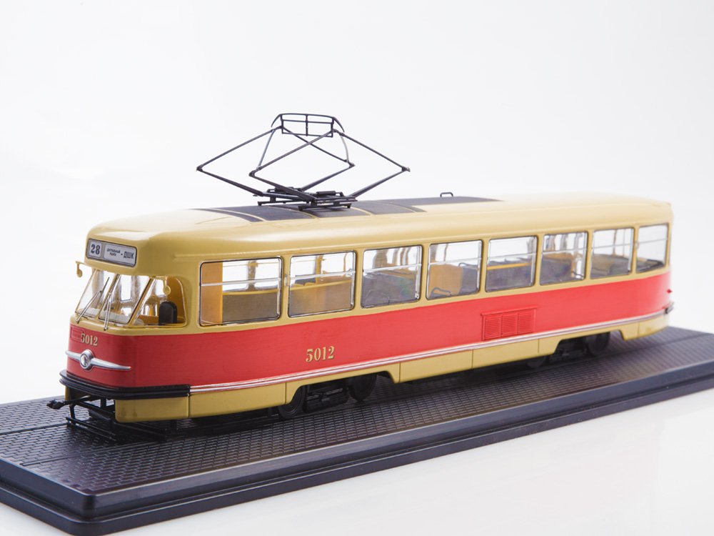1:43 Трамвай Tatra-T2, желтый / красный - SSM4070