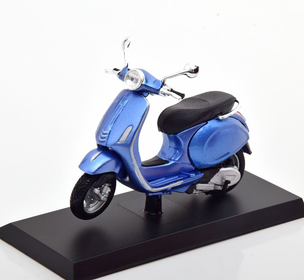 1:18 PIAGGIO Vespa Primavera 150, blue - AWW003