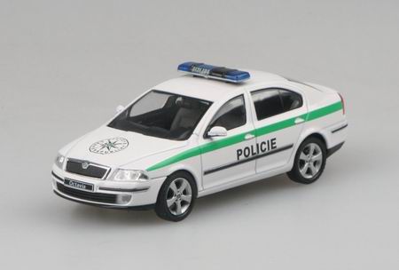 1:43 SKODA Octavia POLICE Czech Republic 2004, белый - 001XA