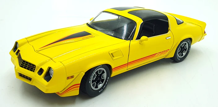 1:18 CHEVROLET Camaro Z28 T-Roof (1980), bright yellow - 13690