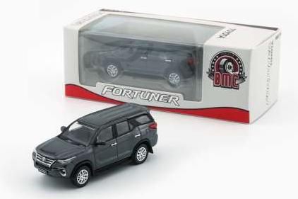 1:64 TOYOTA Fortuner, dark gray silver (RHD) 2018 - BM64B0475