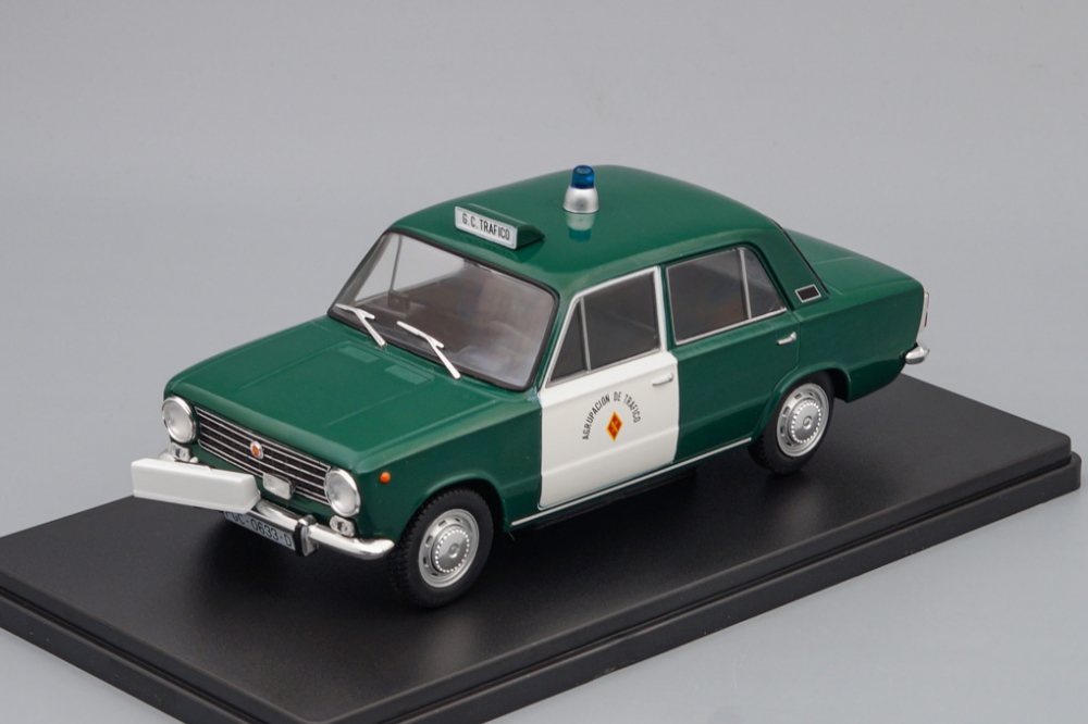 1:24 SEAT 124D Policia 1973, green / white - ALT694