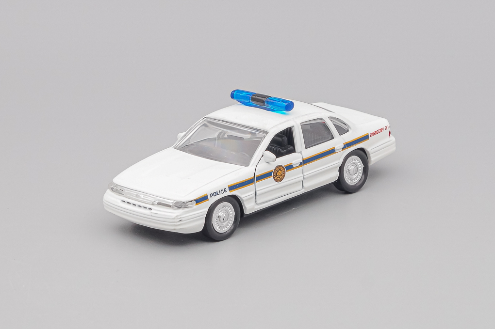 1:43 FORD Crown Victoria Jackson Police, white - LOT01412