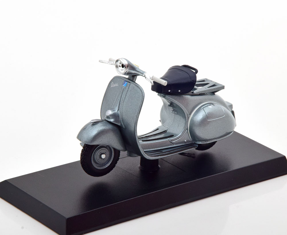1:18 PIAGGIO Vespa 150 1957, silver - AWW009