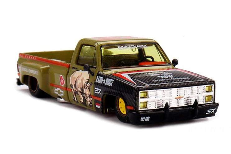 1:64 CHEVROLET Silverado “Sumatran Rhino” KAIDO x MIZU (1985) - KHMG153