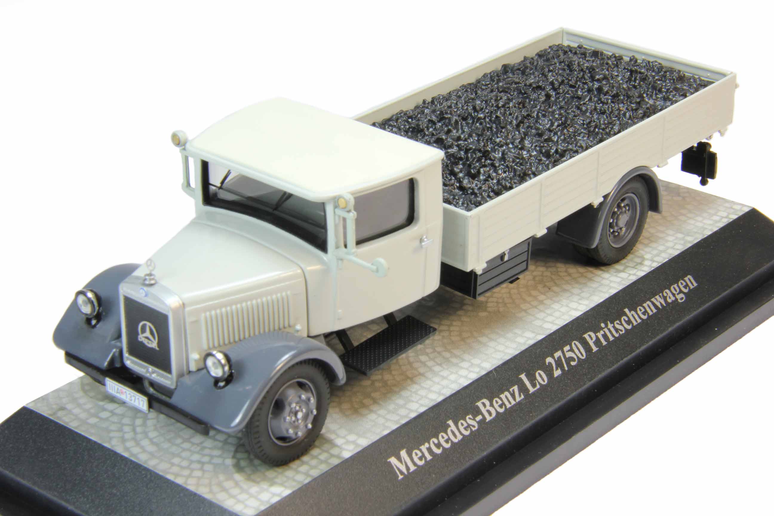 1:43 MERCEDES-BENZ LO2750 pick up w. coles, grey - 12601