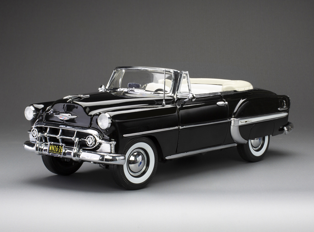 1:18 CHEVROLET Bel Air Open Roof Convertible (1953), black - 01626