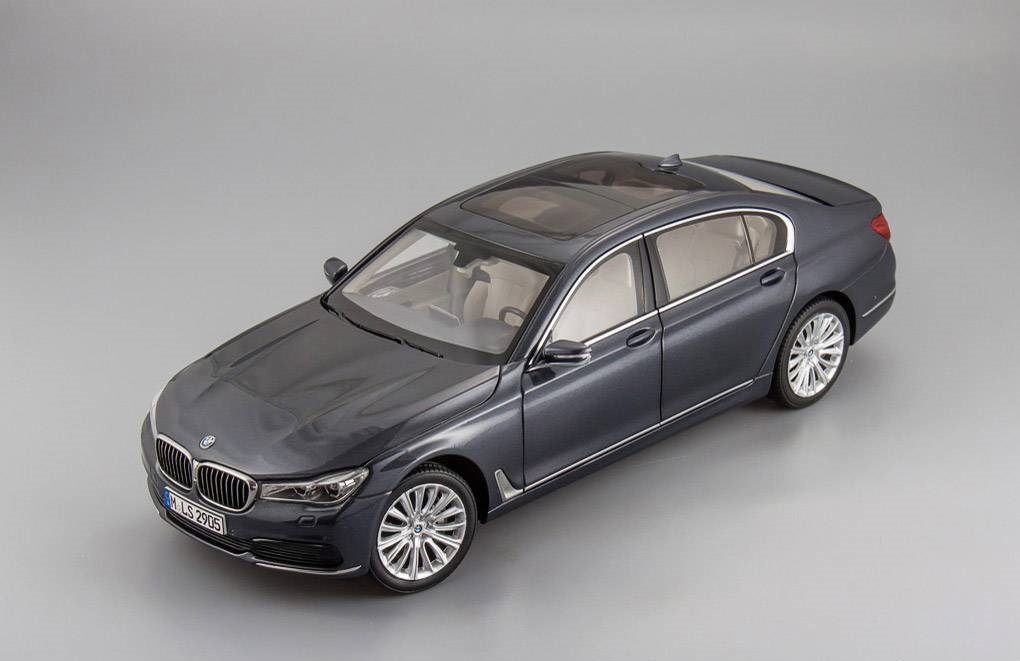 1:18 BMW 750 Li G12 (2016), sophisto grey metallic - 80432405585-X3