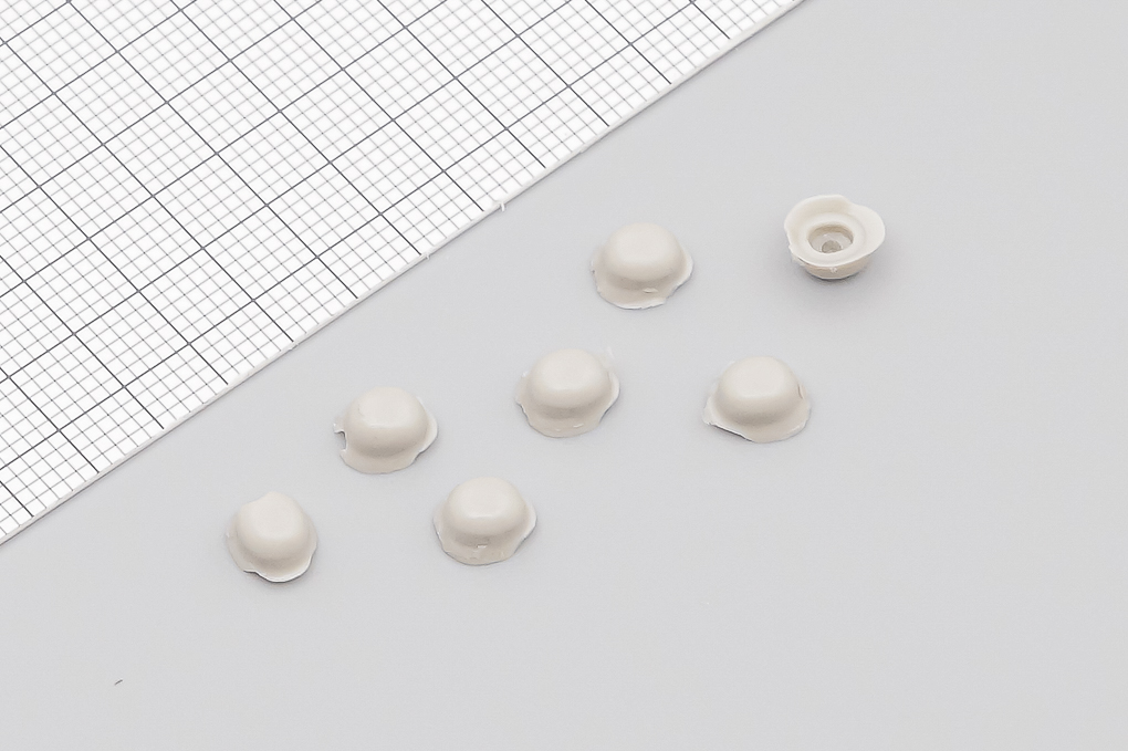 1:43 Немецкие каски, комплект 8 шт. - UM419