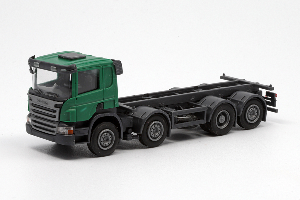 1:87 SCANIA P 8х4 контейнеровоз 20', зеленый - OLM116