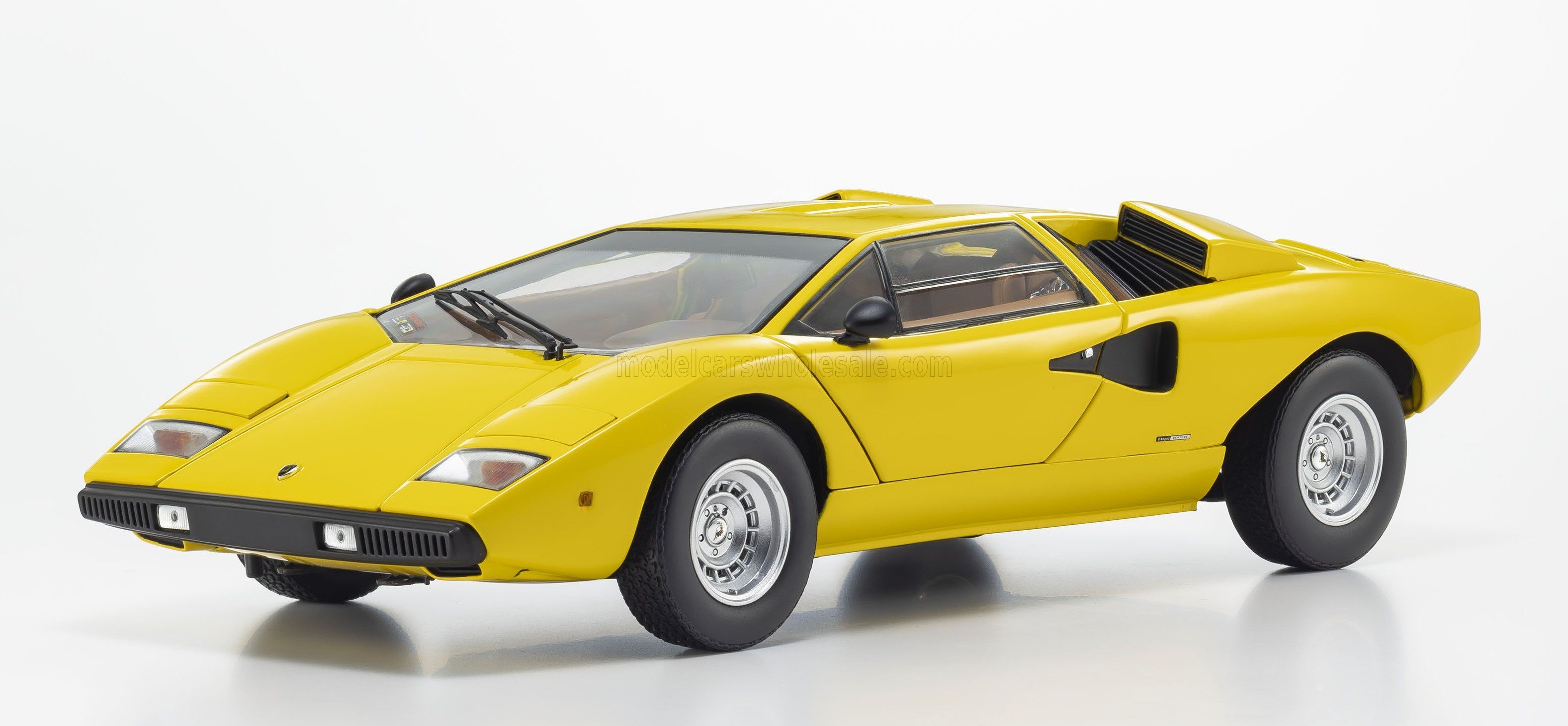 1:18 LAMBORGHINI Countach Lp400 (1974), yellow - 08321YT