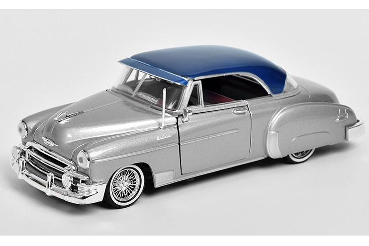 1:24 CHEVROLET Bel Air (1950), silver/blue - 79026